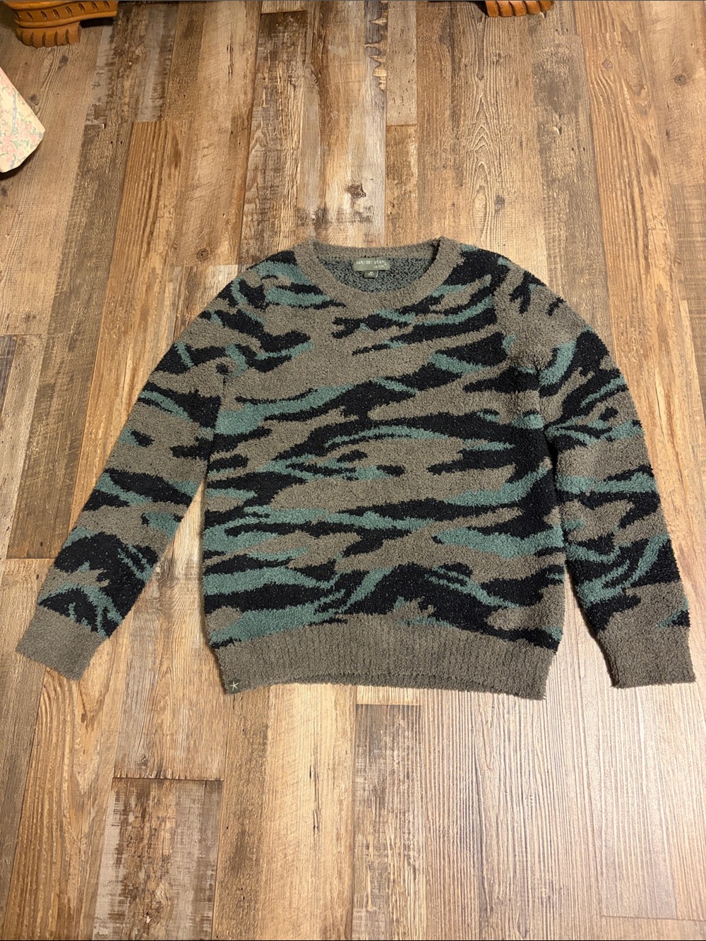 Barefoot Dreams CozyChic Knot Camouflage Sweater Size XS